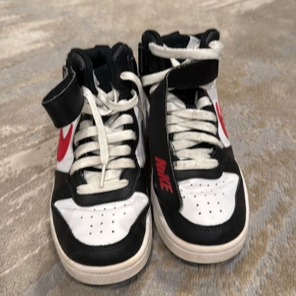 Court Borough Mid 2 GS 'White Black University Red' youth size 5.5 women’s 6 GUc - Picture 2 of 10
